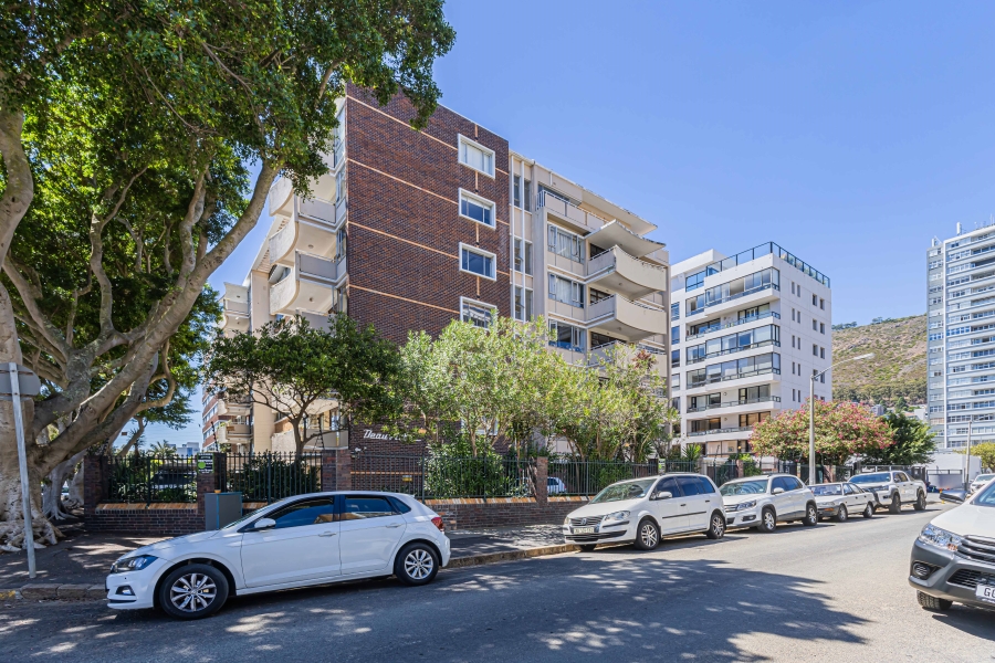 2 Bedroom Property for Sale in Sea Point Western Cape